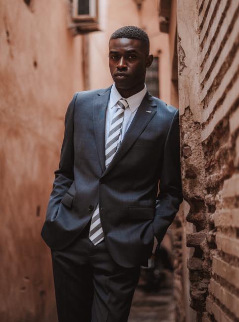 Adilson é o rosto da nova coleção Under Blue