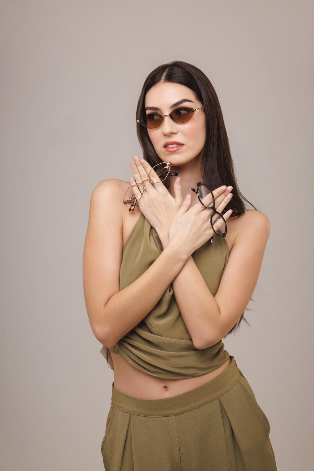 Maria Carolina shines for Hickmann Eyewear