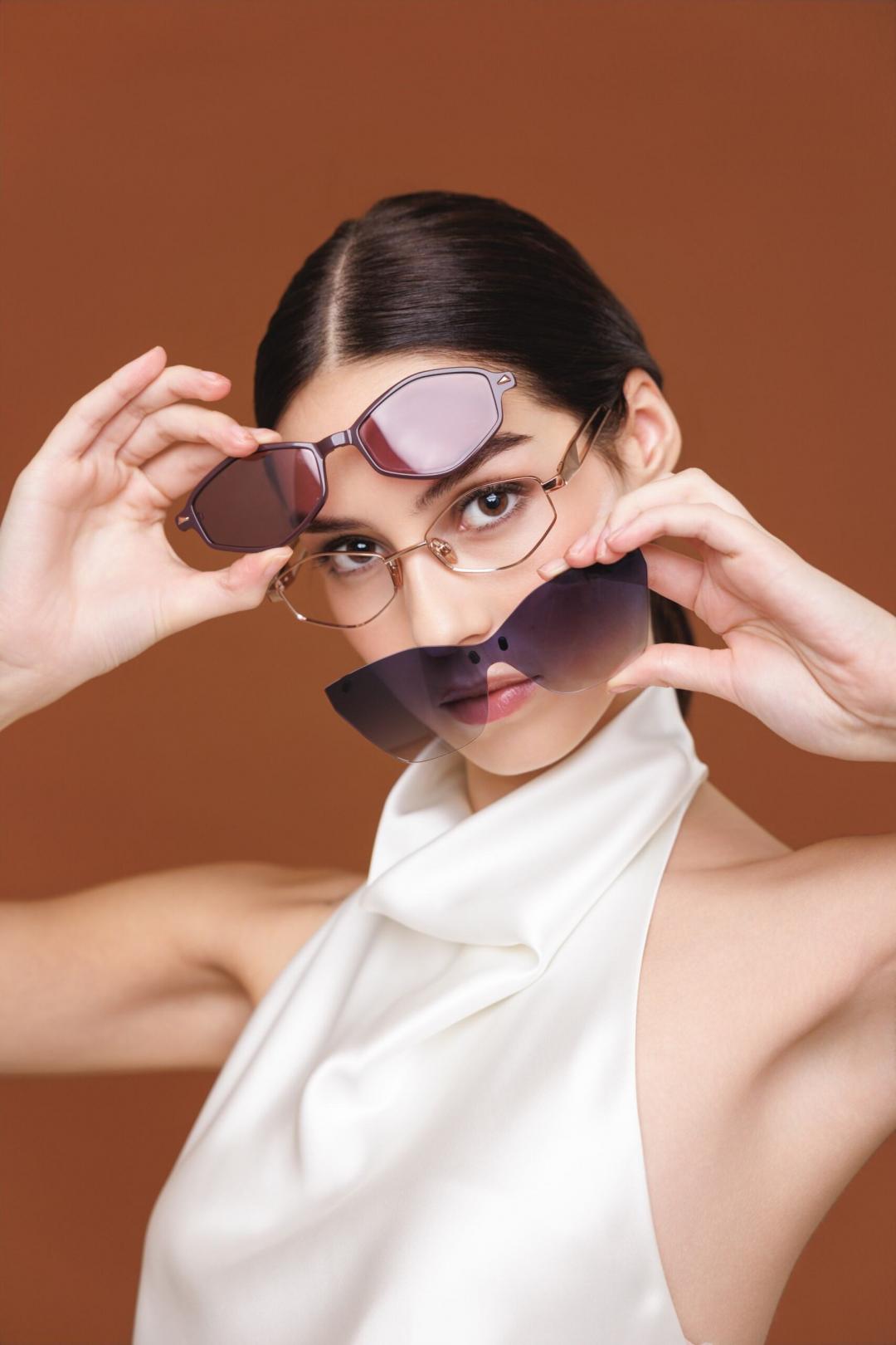 Maria Carolina shines for Hickmann Eyewear