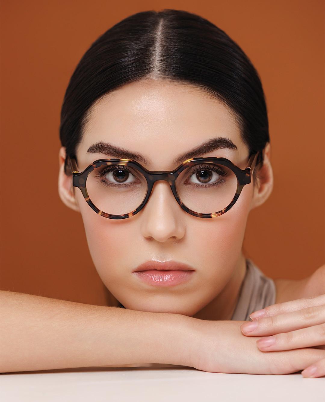 Maria Carolina shines for Hickmann Eyewear