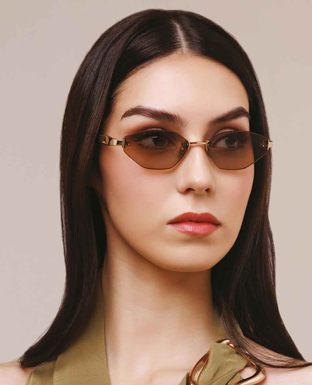 Maria Carolina shines for Hickmann Eyewear