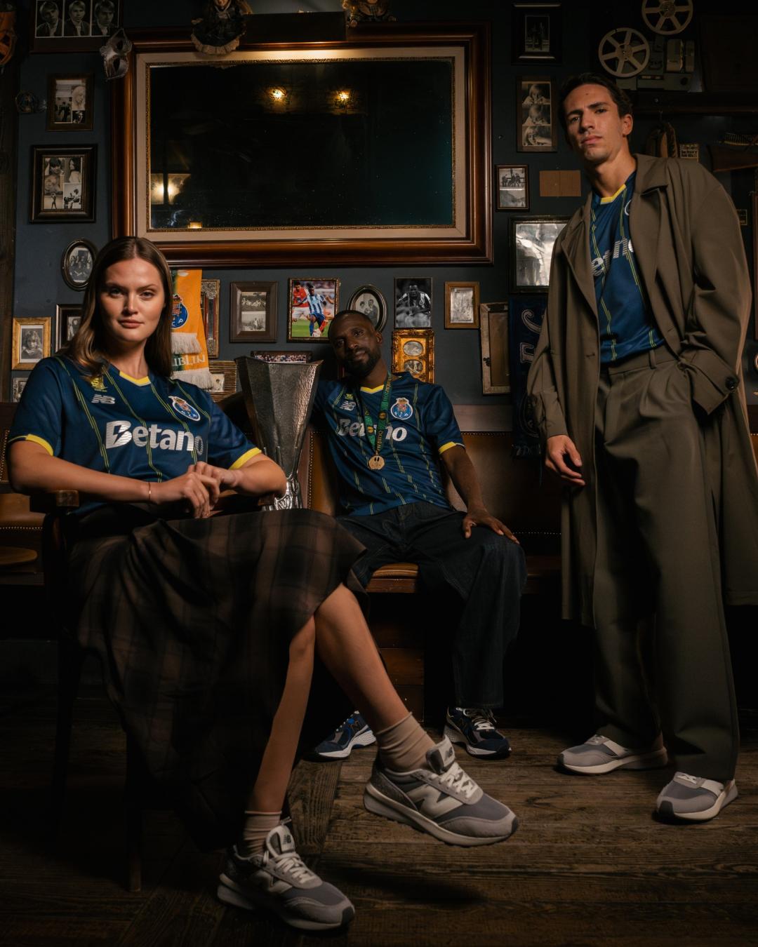 RODRIGO AND ANNA ALONGSIDE VARELA FOR FC PORTO