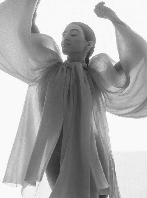 Ana Jorge fotografada por Frederico Martins em série editorial