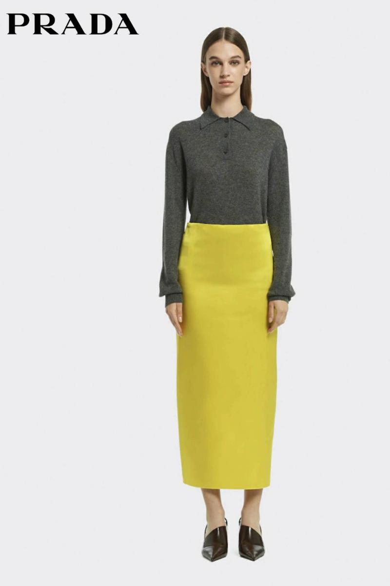 VLADA ANOSOVA ESTÁ ON-STAY 